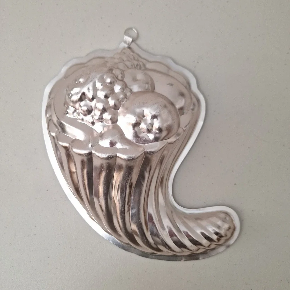 Vintage MCM Copper Plated Cornucopia Jello Mold/Wall Hang Kitchen Decor